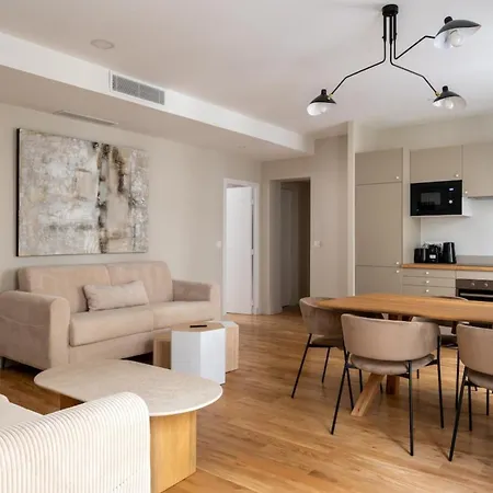 Luxe State Of The Art Near Montmartre Apartment